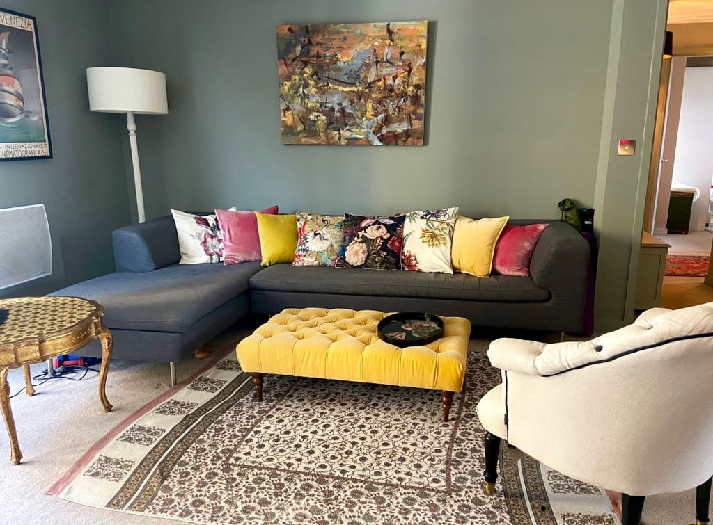 Property photo 2 of 25