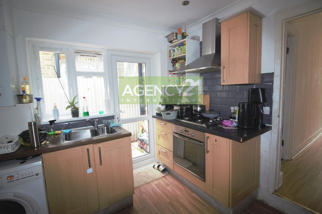 Property photo 1 of 11 Photo 13