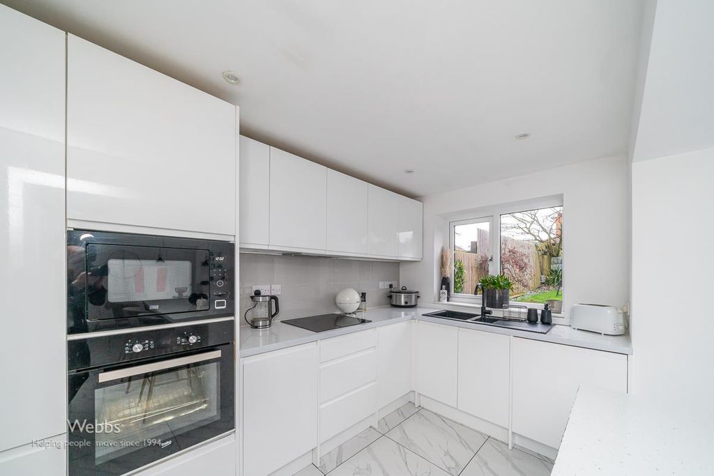 Property photo 3 of 29 Â© Webbs Estate Agents Â© (25 Of 41).Jpg