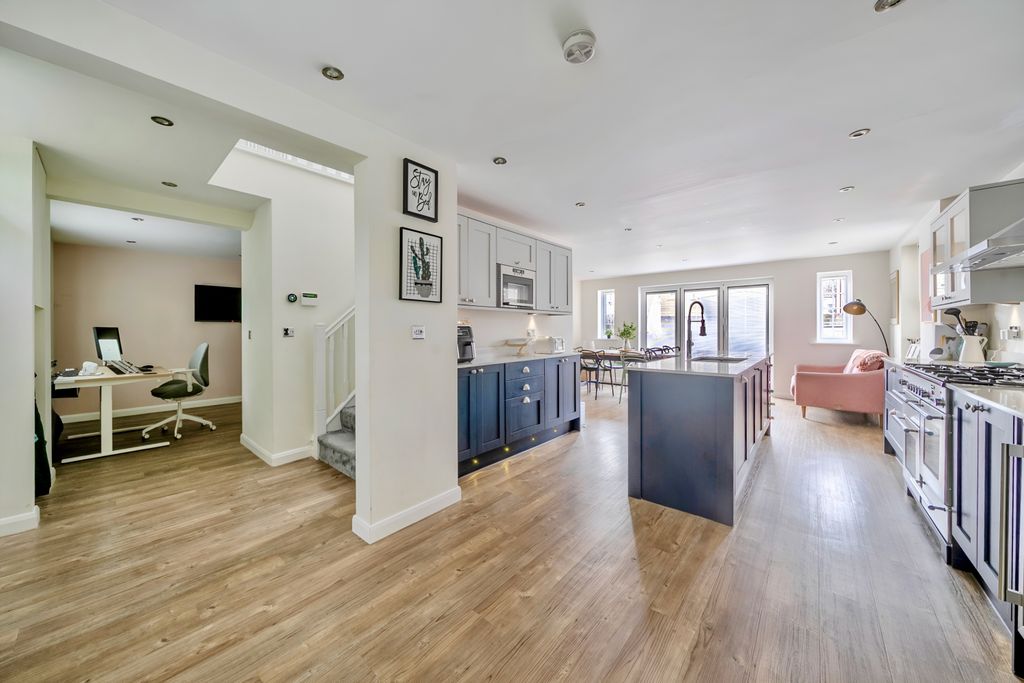 Property photo 2 of 24 Open-Plan Kitchen Dining