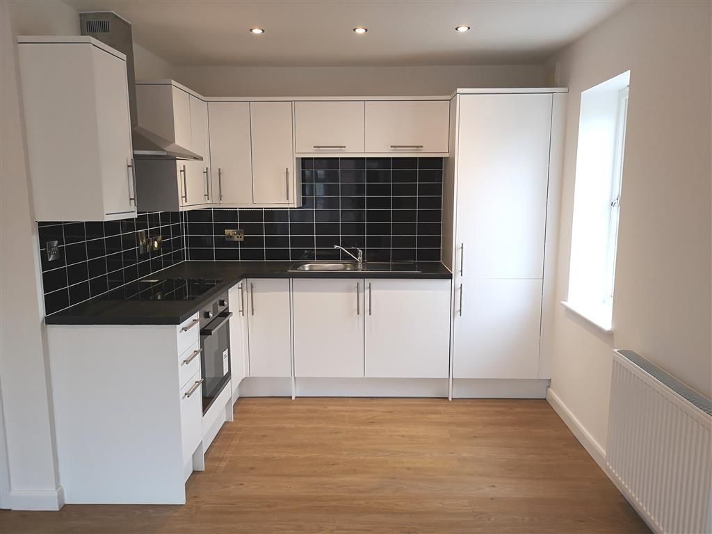 Property photo 3 of 6 Kitchen
