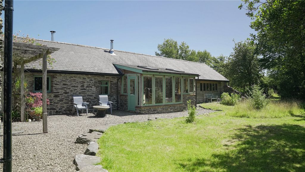 Property photo 1 of 34 Picture No. 05