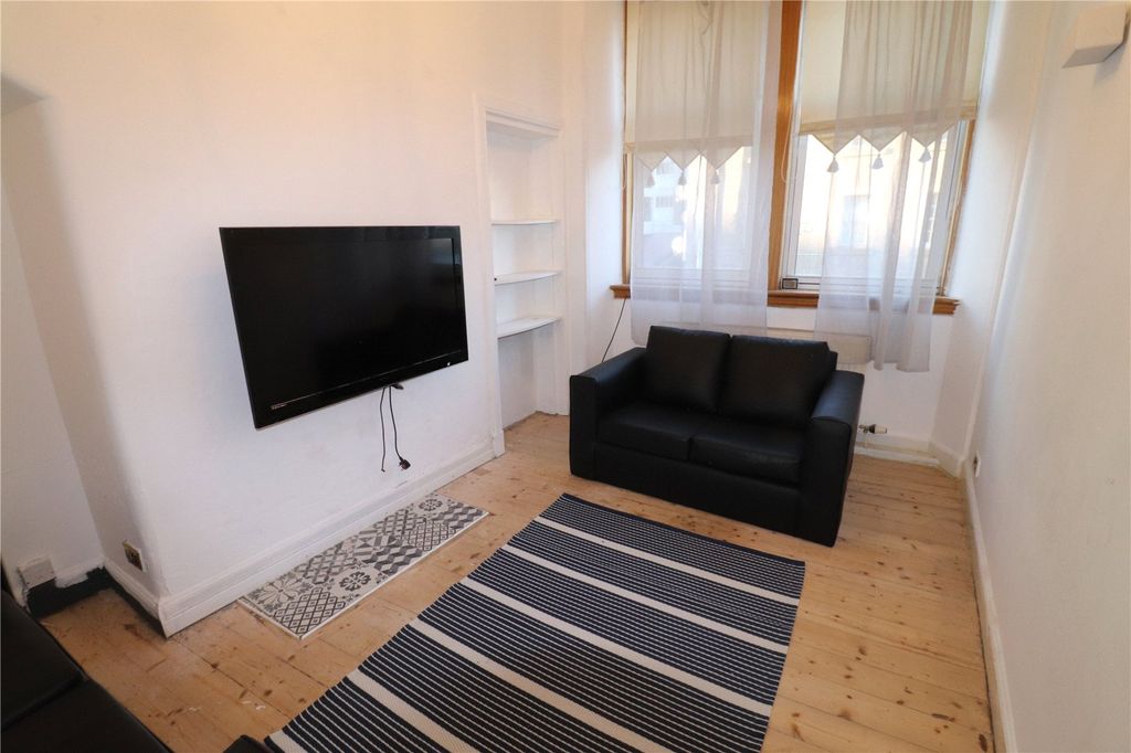 Property photo 2 of 14 Living Room