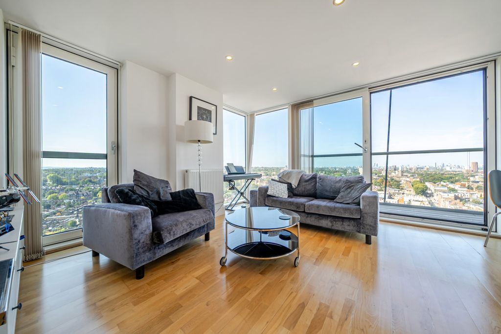 Property photo 2 of 19 Reception