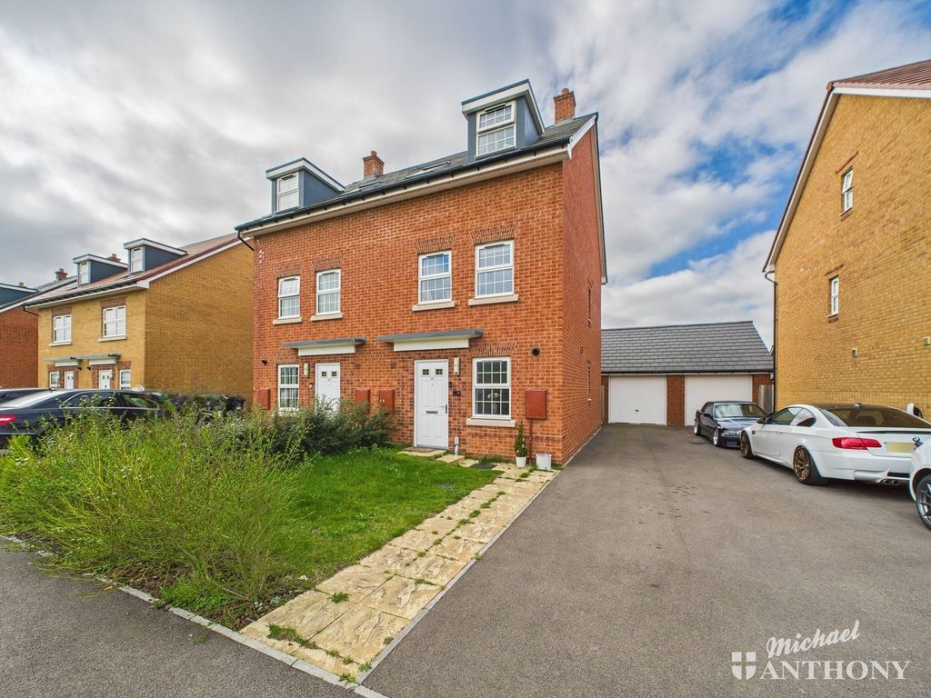 Property photo 1 of 15 Cam02773G0-Pr0268-Still018