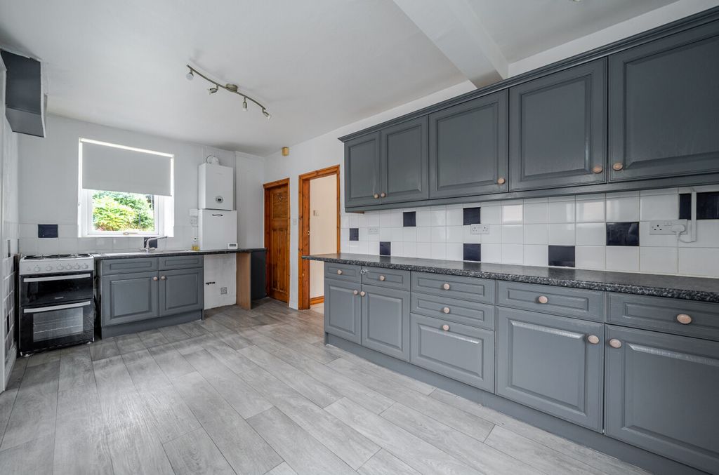 Property photo 3 of 15 1499841-4-6A6B221...