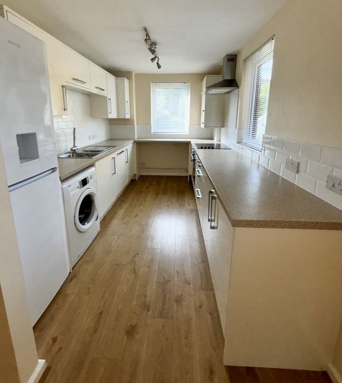 Property photo 2 of 14 Kitchen