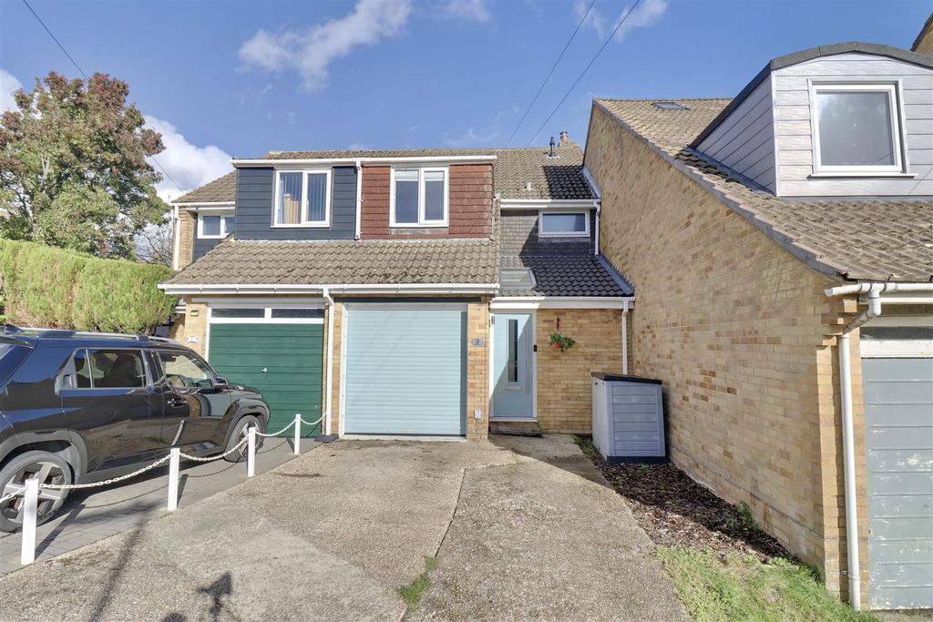 Property photo 1 of 23 E30D5886-0757-4Ff1-8D68-2De61F9A65E8_1_201_A.Jpeg