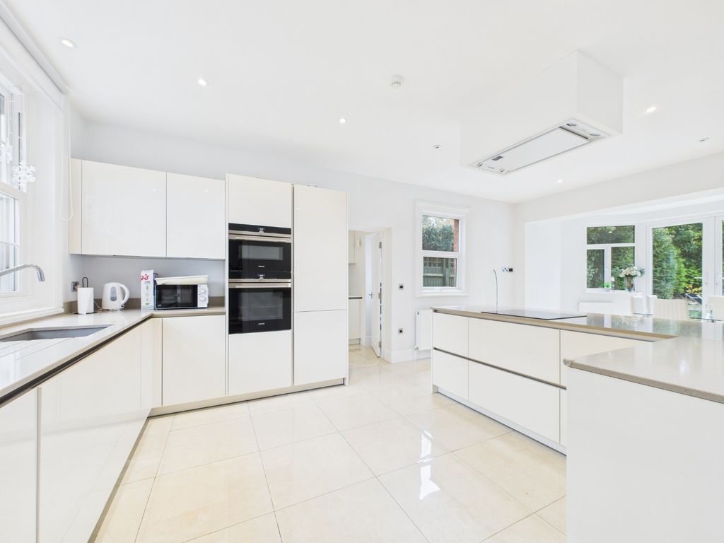 Property photo 2 of 23 4745802