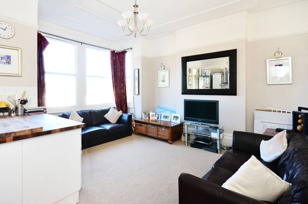 Property photo 2 of 9