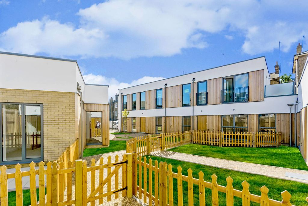 Property photo 1 of 1