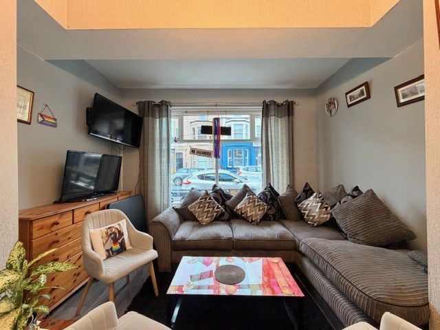 Property photo 2 of 26