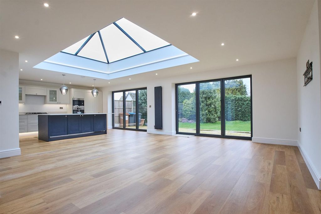 Property photo 2 of 23 Cov Rd Bb 16.Jpg