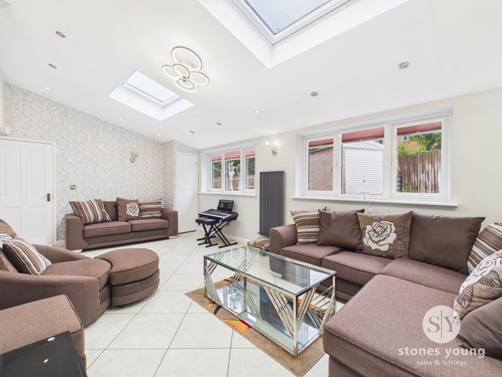 Property photo 2 of 31