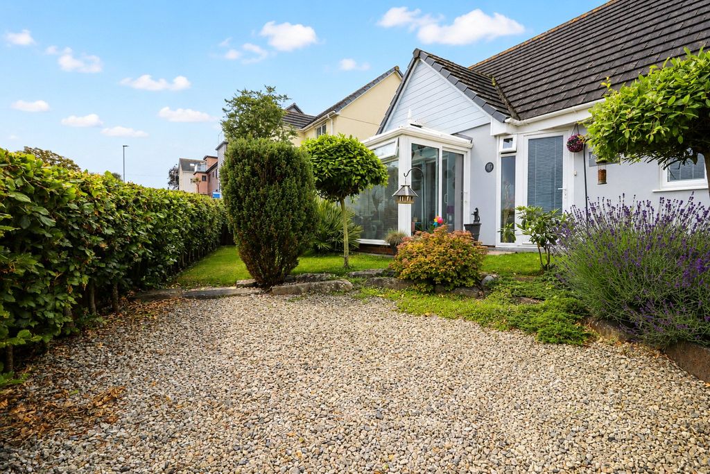 Property photo 1 of 18 1 - Picture No. 02