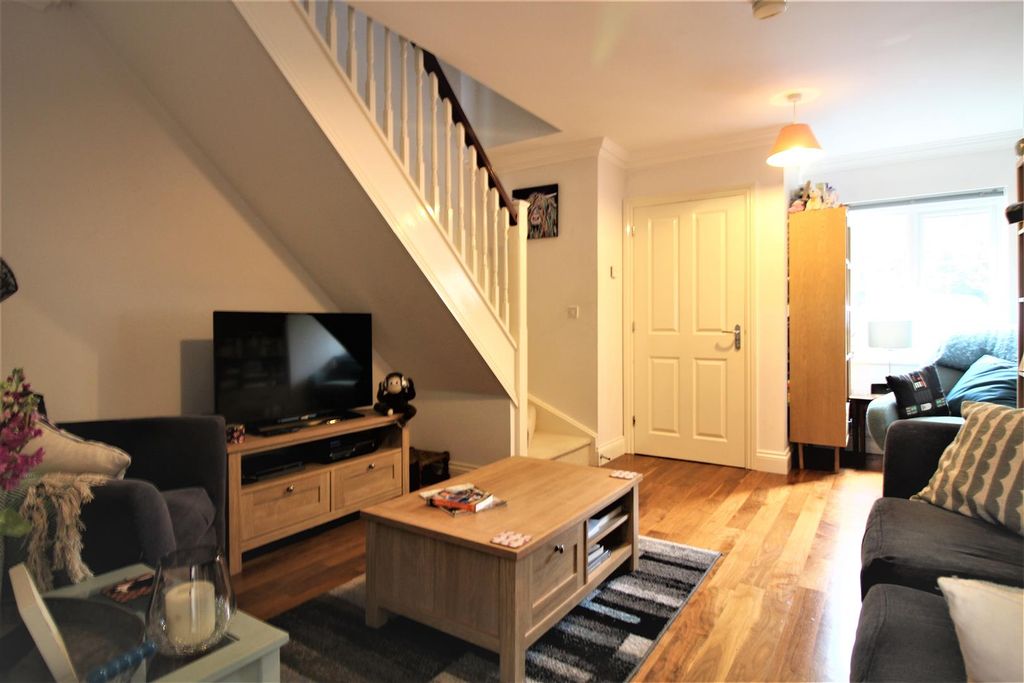 Property photo 2 of 8