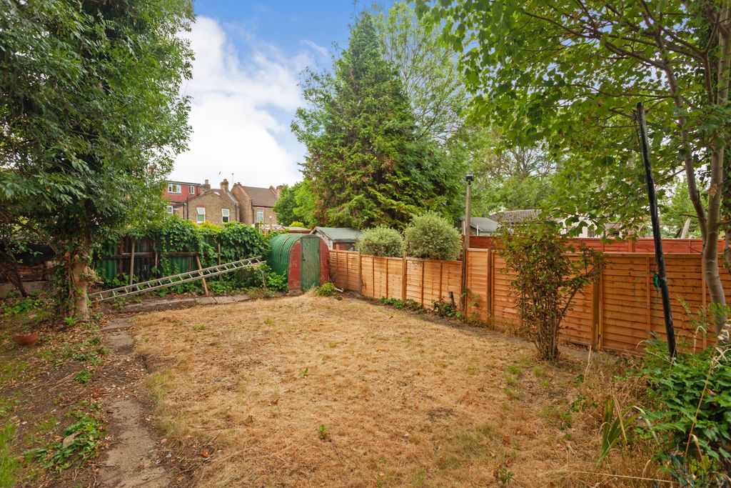 Property photo 3 of 11 3