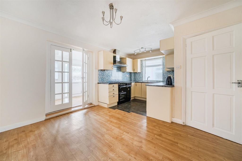 Property photo 2 of 11 Dining Roo,.Jpg