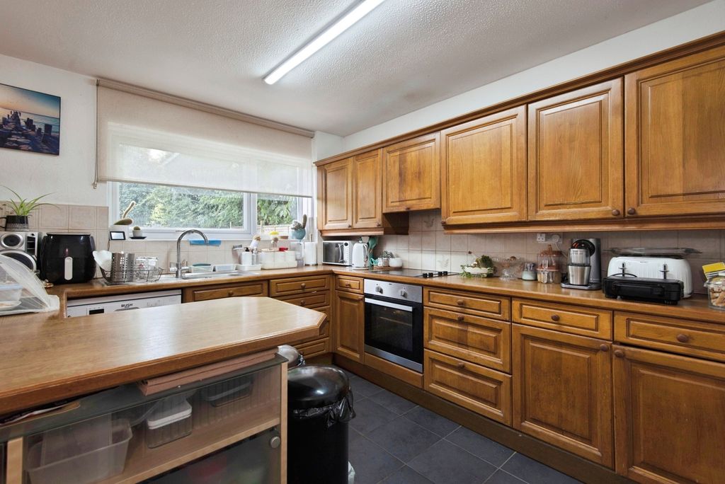 Property photo 2 of 21 Kitchen