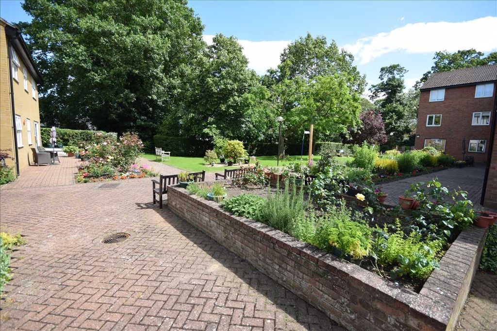 Property photo 3 of 11