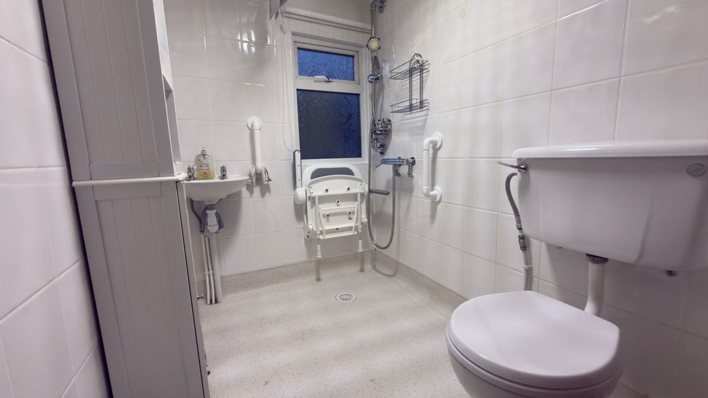 Property photo 2 of 9