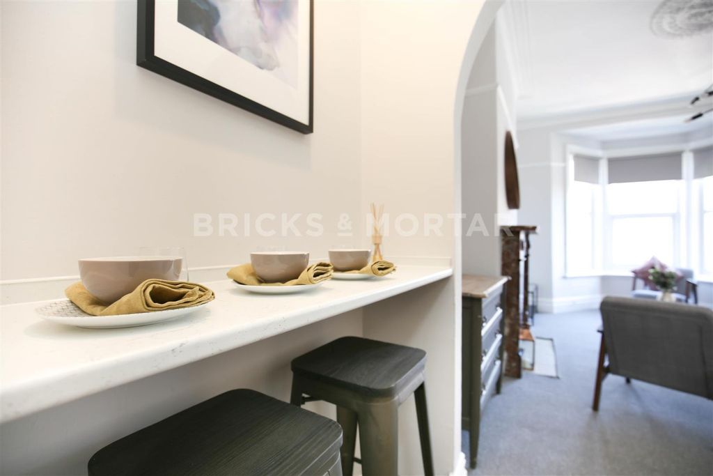 Property photo 3 of 18 E4Ruz8Mrikwq8-Zt8Nme5G.Jpg