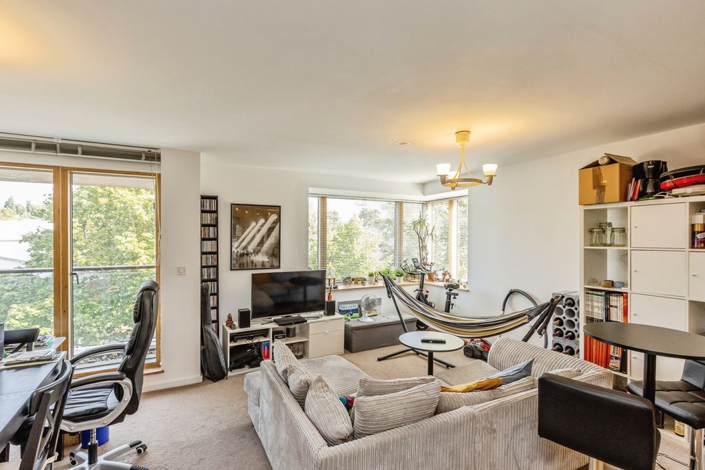 Property photo 3 of 13 Pbox-Img.Jpg