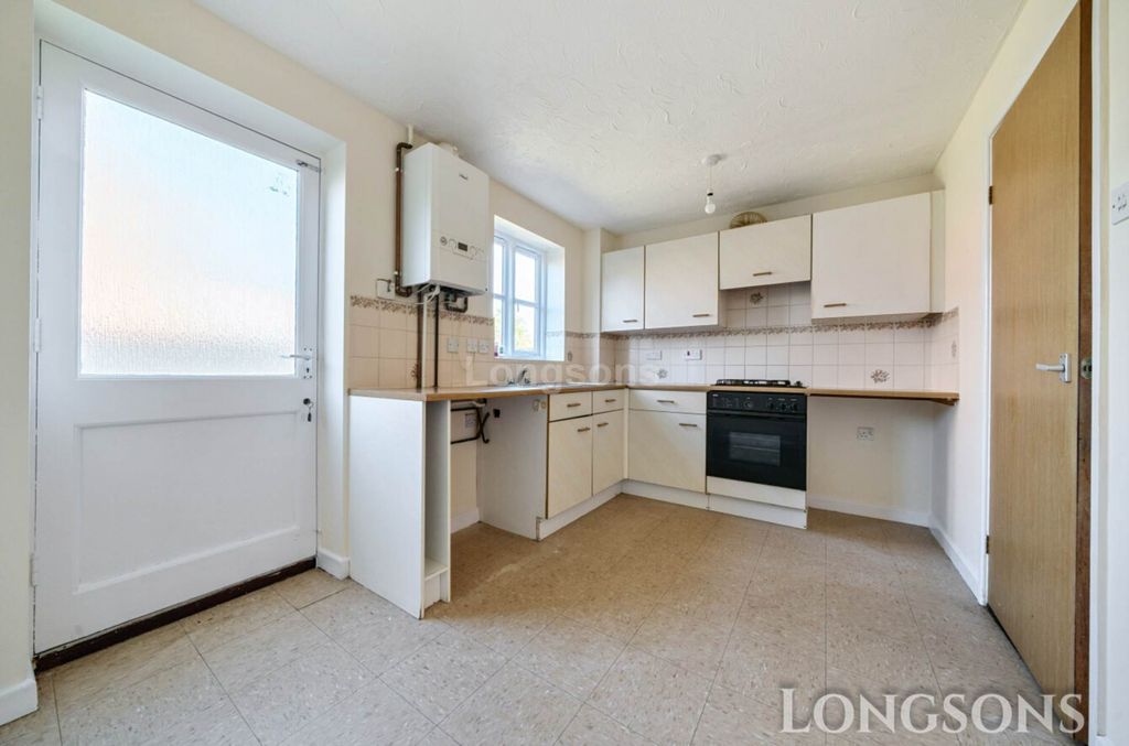 Property photo 2 of 11