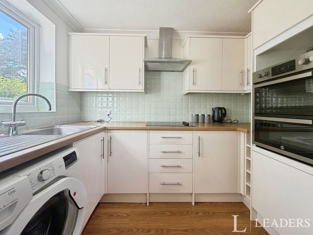 Property photo 2 of 18 Kitchen