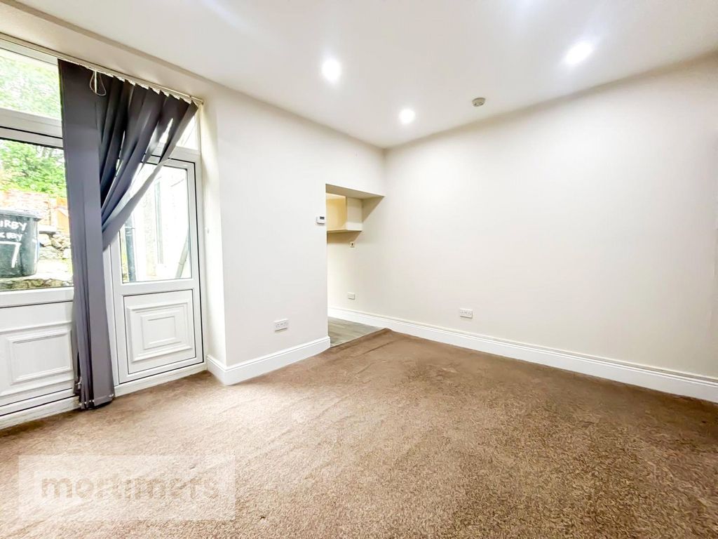 Property photo 2 of 18 Dining Room