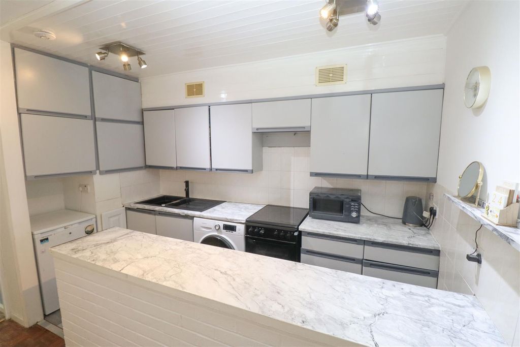 Property photo 2 of 15 Kitchen
