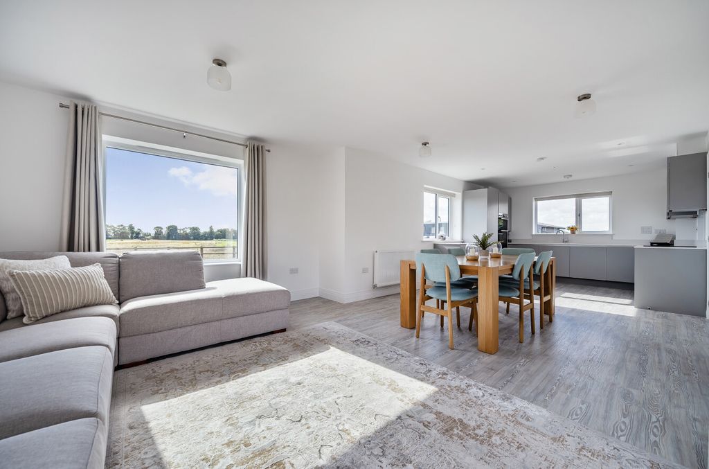 Property photo 2 of 22 1348196-6-68Bef13...