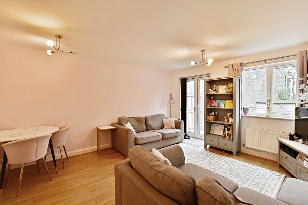 Property photo 3 of 15 Photo 1