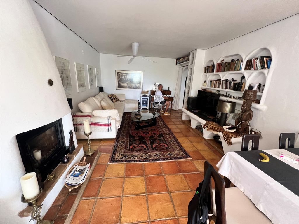 Property photo 2 of 14 Image