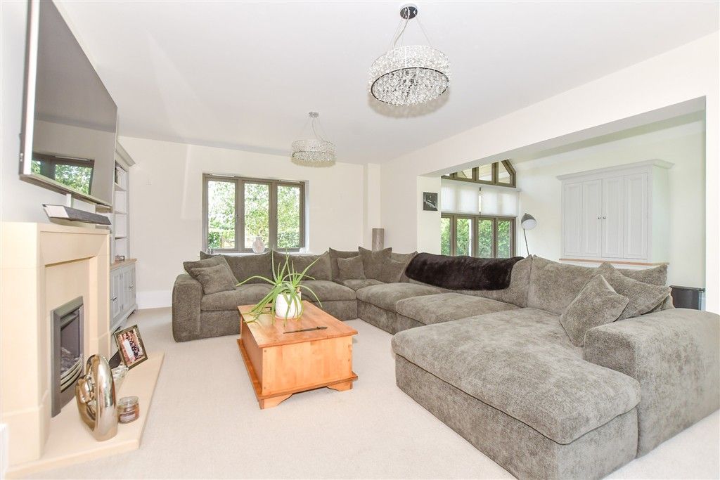Property photo 3 of 22 Sitting Room