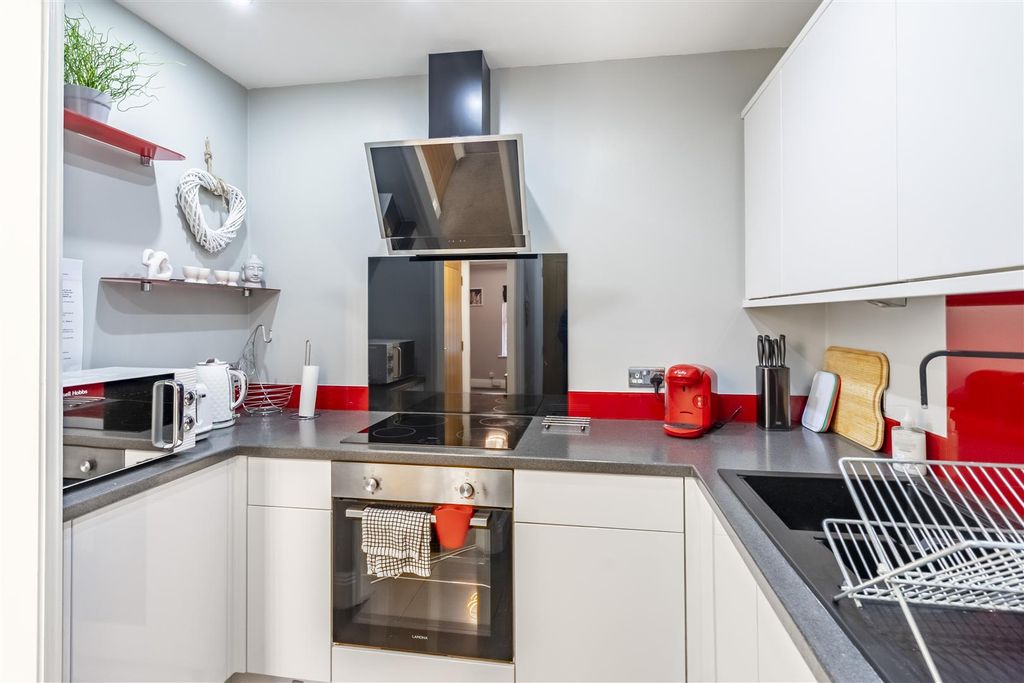 Property photo 3 of 12 2Em-5.Jpg