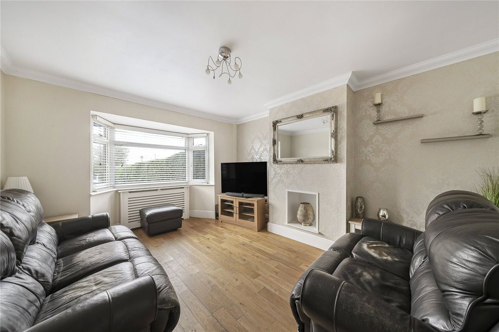 Property photo 2 of 25 Lounge