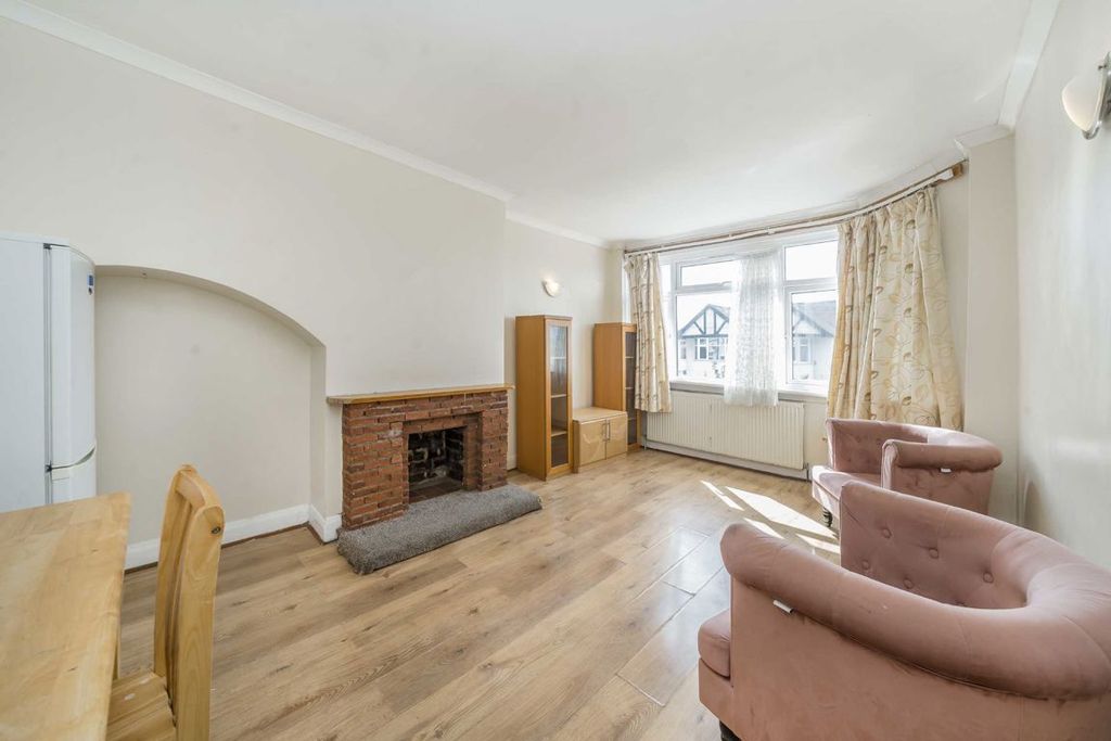 Property photo 2 of 5