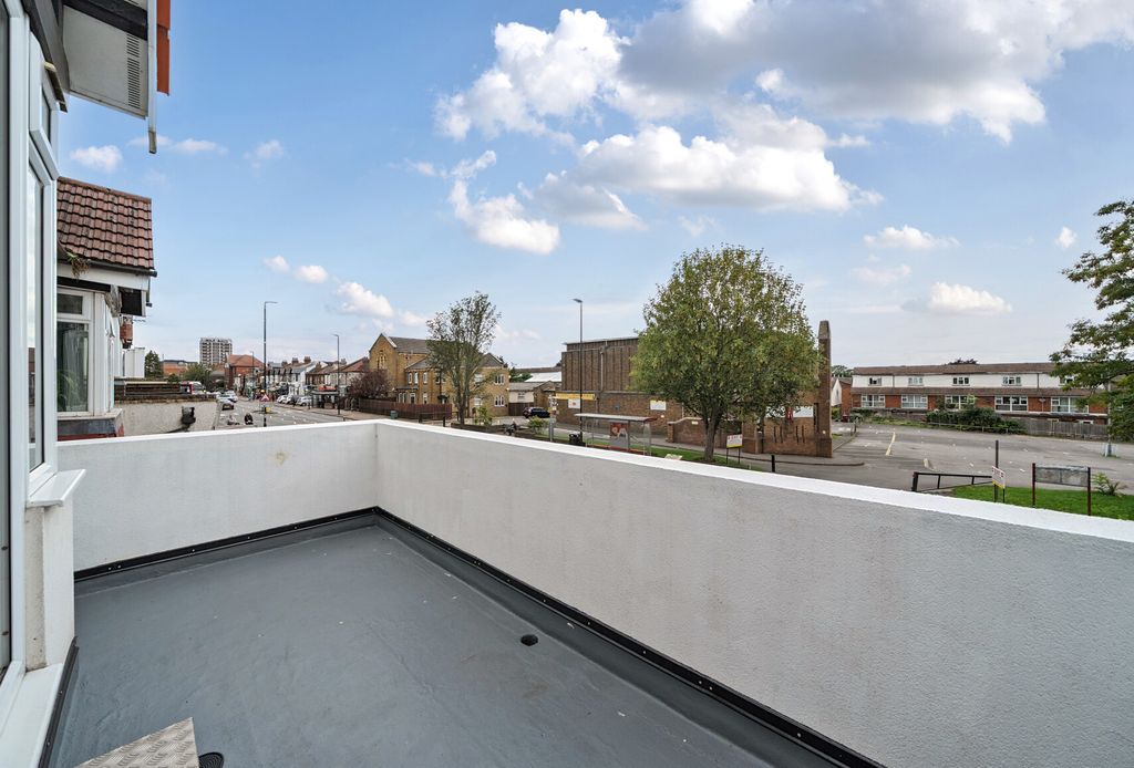 Property photo 1 of 10 Balcony