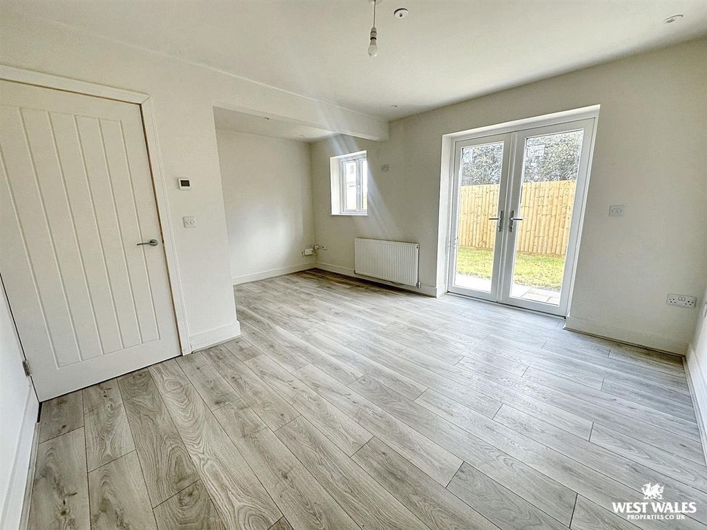 Property photo 3 of 27 Thumbnail_Img_6989 (1).Jpg