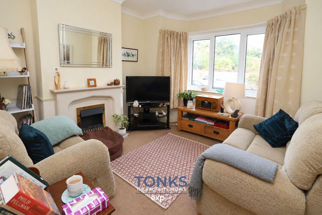 Property photo 2 of 18