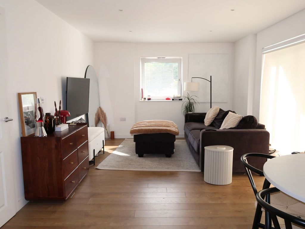 Property photo 3 of 31
