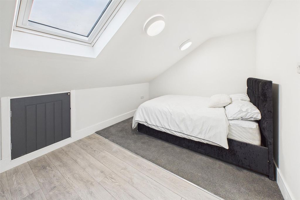 Property photo 2 of 4 Cam03736G0-Pr0214-Still017.Jpg