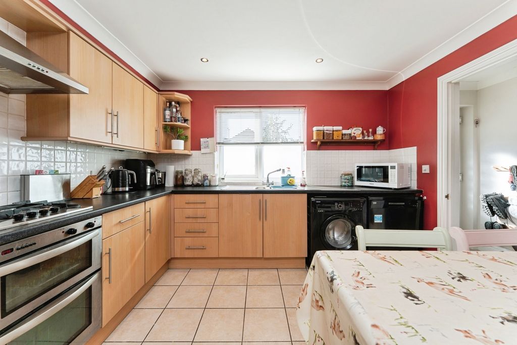 Property photo 3 of 24 Photo