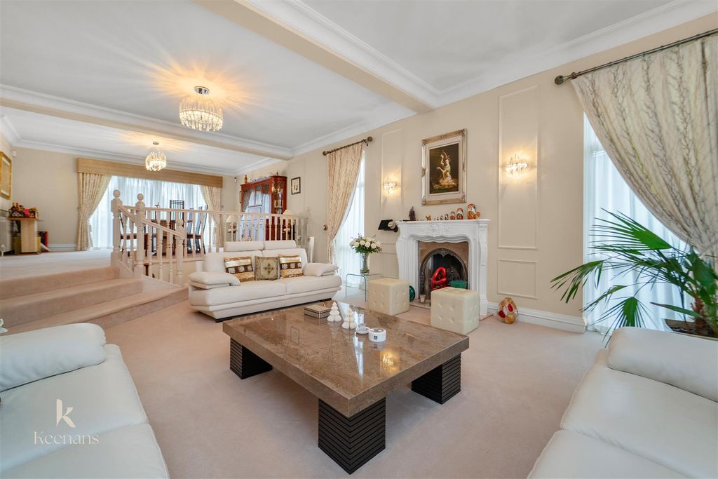 Property photo 2 of 46 14 Ringley Park 9.Jpg