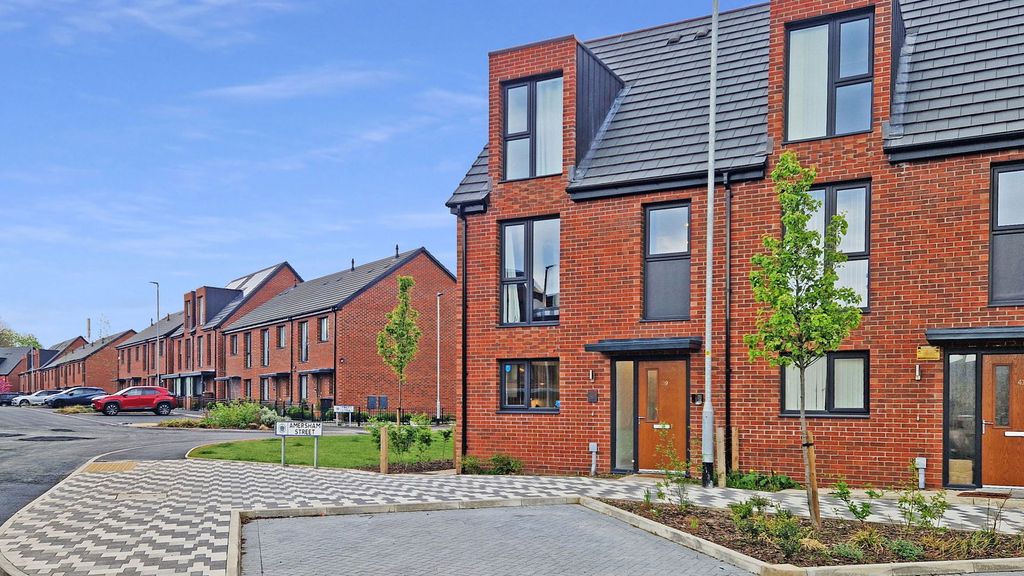 Property photo 2 of 20