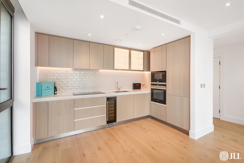 Property photo 3 of 15 Kitchen