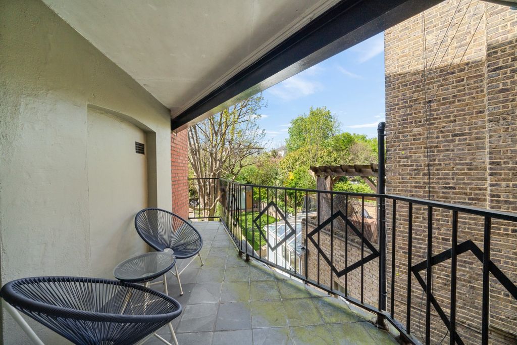 Property photo 3 of 13 4244465