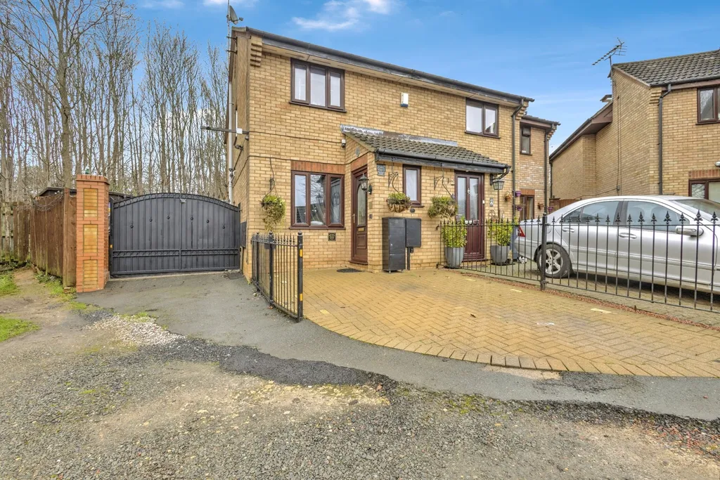 Property photo 1 of 16 Pbox-Img.Jpg