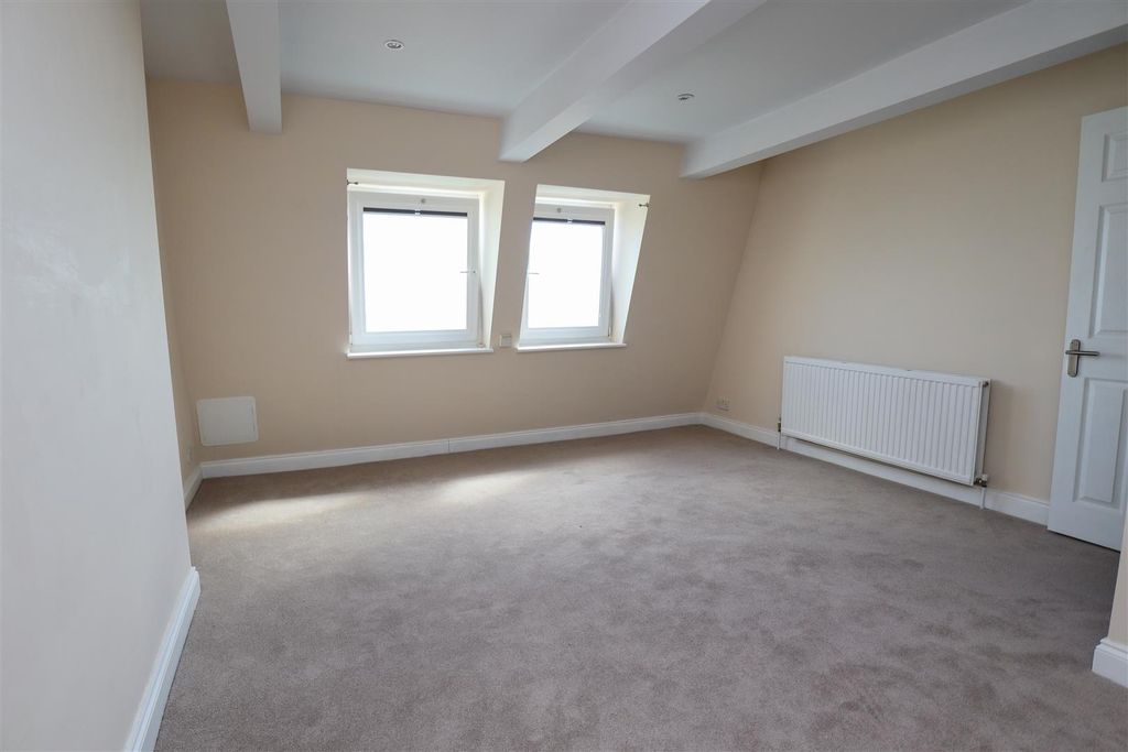 Property photo 2 of 10 Bedroom 1